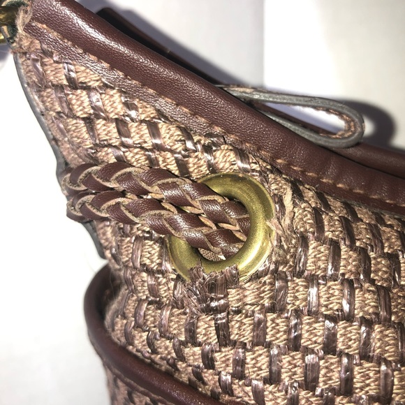 Relic Weaved Tassel Purse - Picture 6 of 15